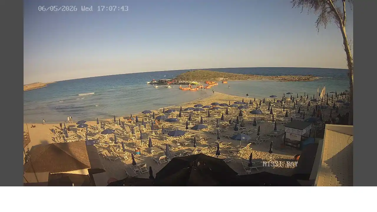 Webcam snapshot from :city — May 6, 2026 15:00