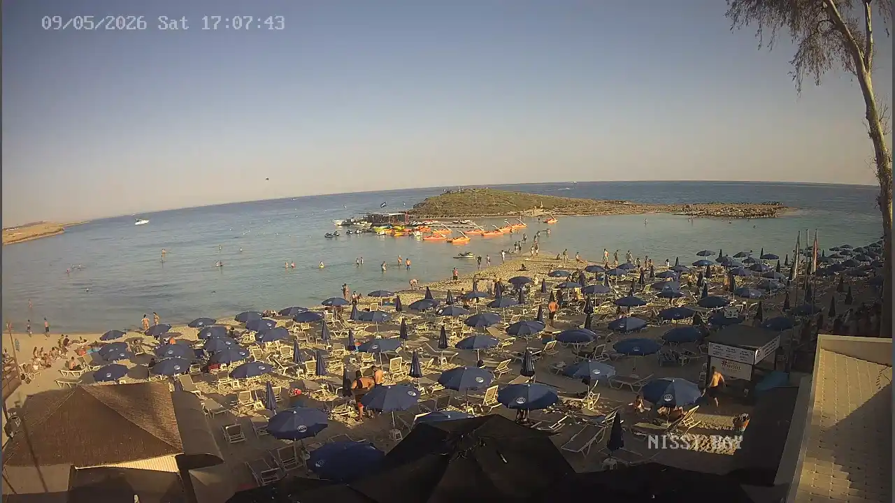 Webcam snapshot from :city — May 9, 2026 15:00
