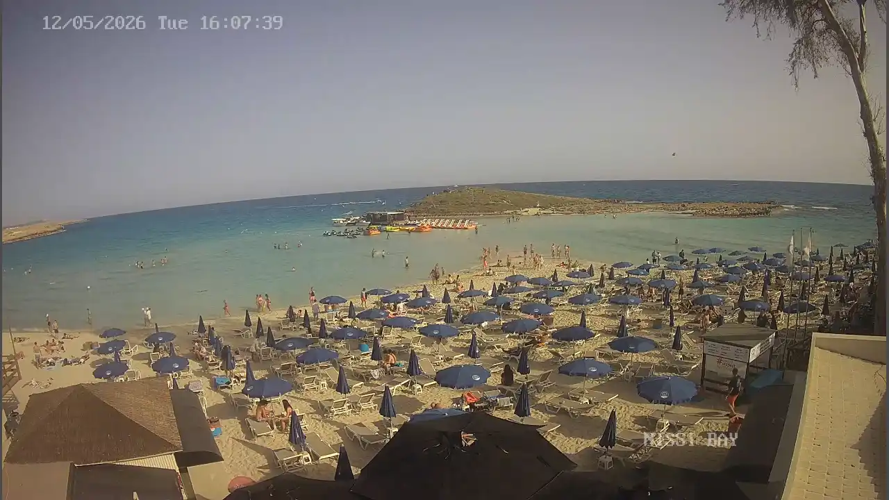 Webcam snapshot from :city — May 12, 2026 14:00