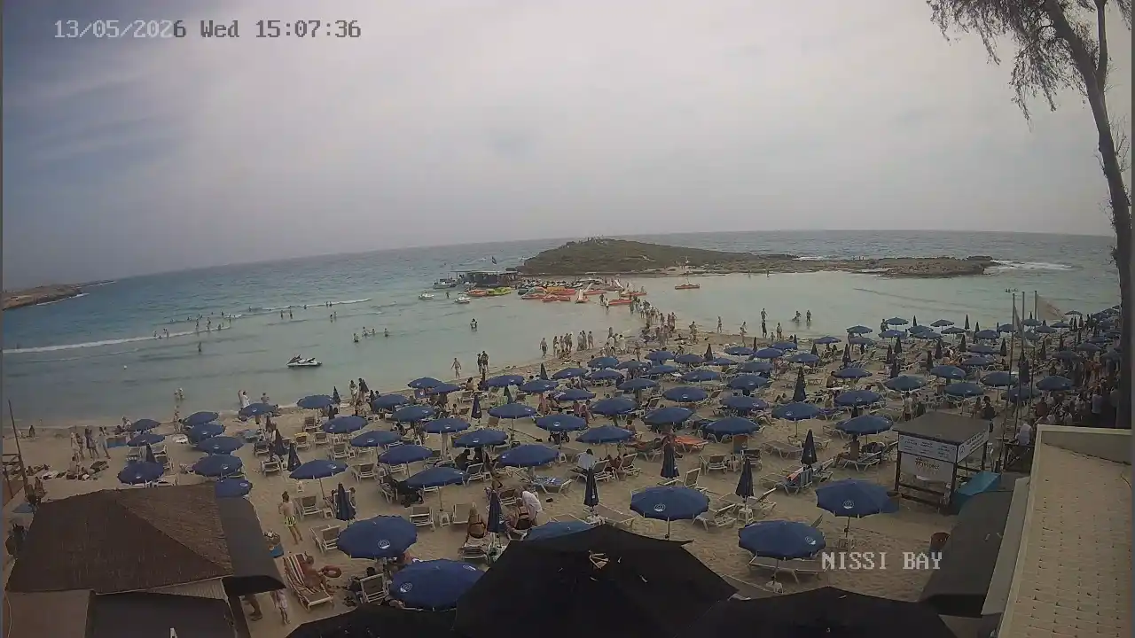 Webcam snapshot from :city — May 13, 2026 13:00