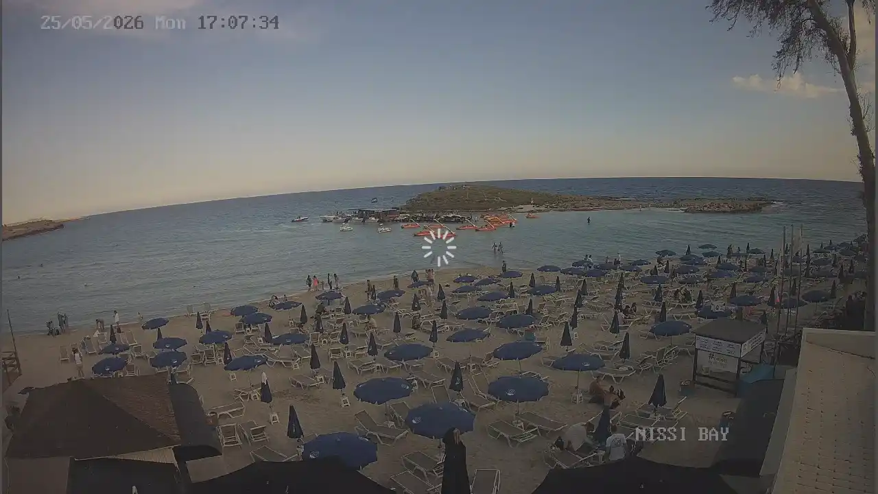 Webcam snapshot from :city — May 25, 2026 15:00