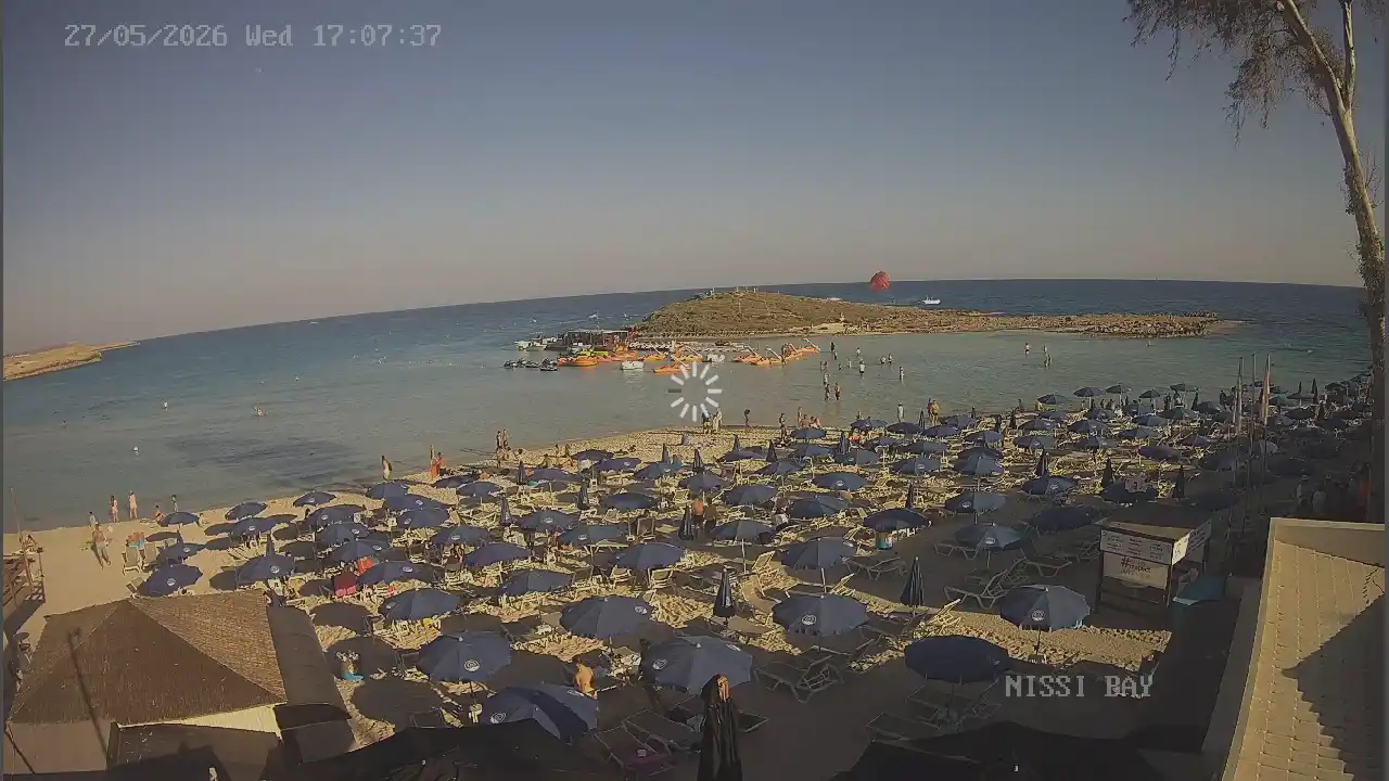 Webcam snapshot from :city — May 27, 2026 15:00