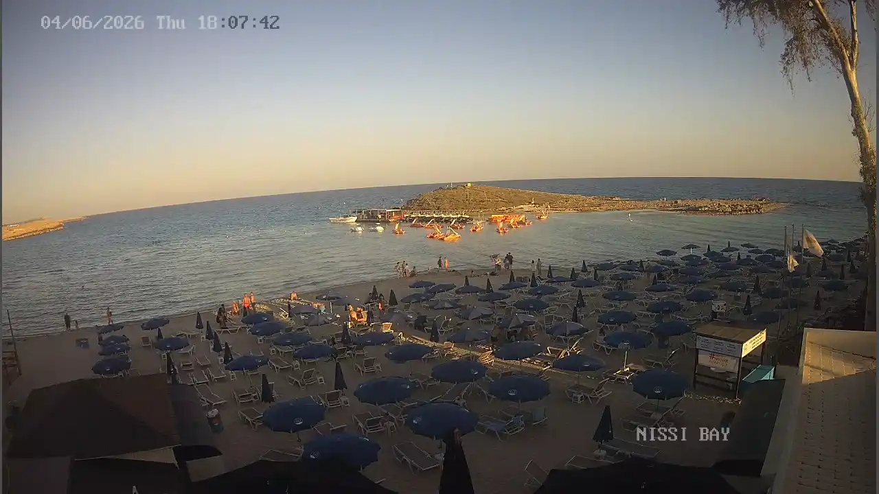Webcam snapshot from :city — June 4, 2026 16:00