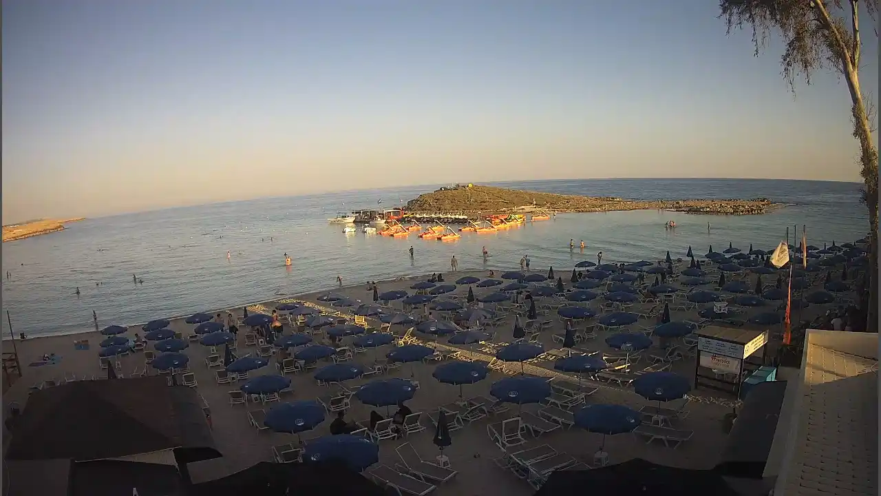 Webcam snapshot from :city — June 6, 2026 16:00