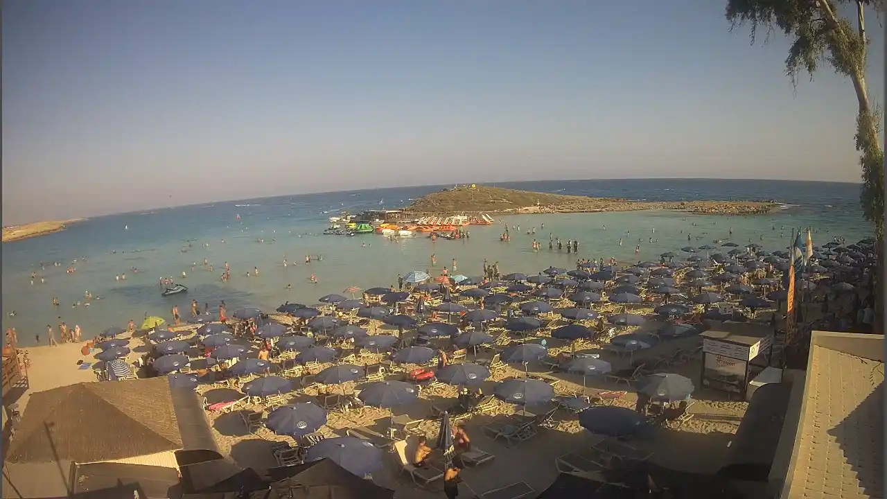 Webcam snapshot from :city — July 11, 2026 15:00