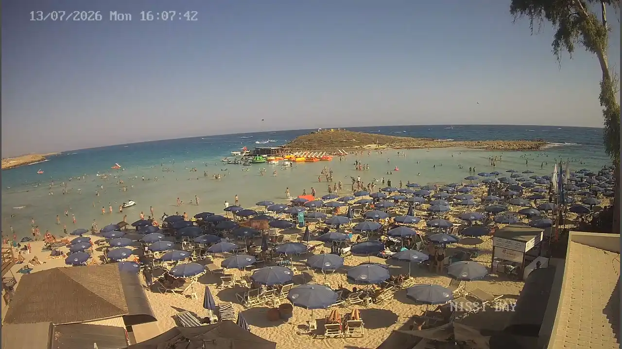 Webcam snapshot from :city — July 13, 2026 14:00
