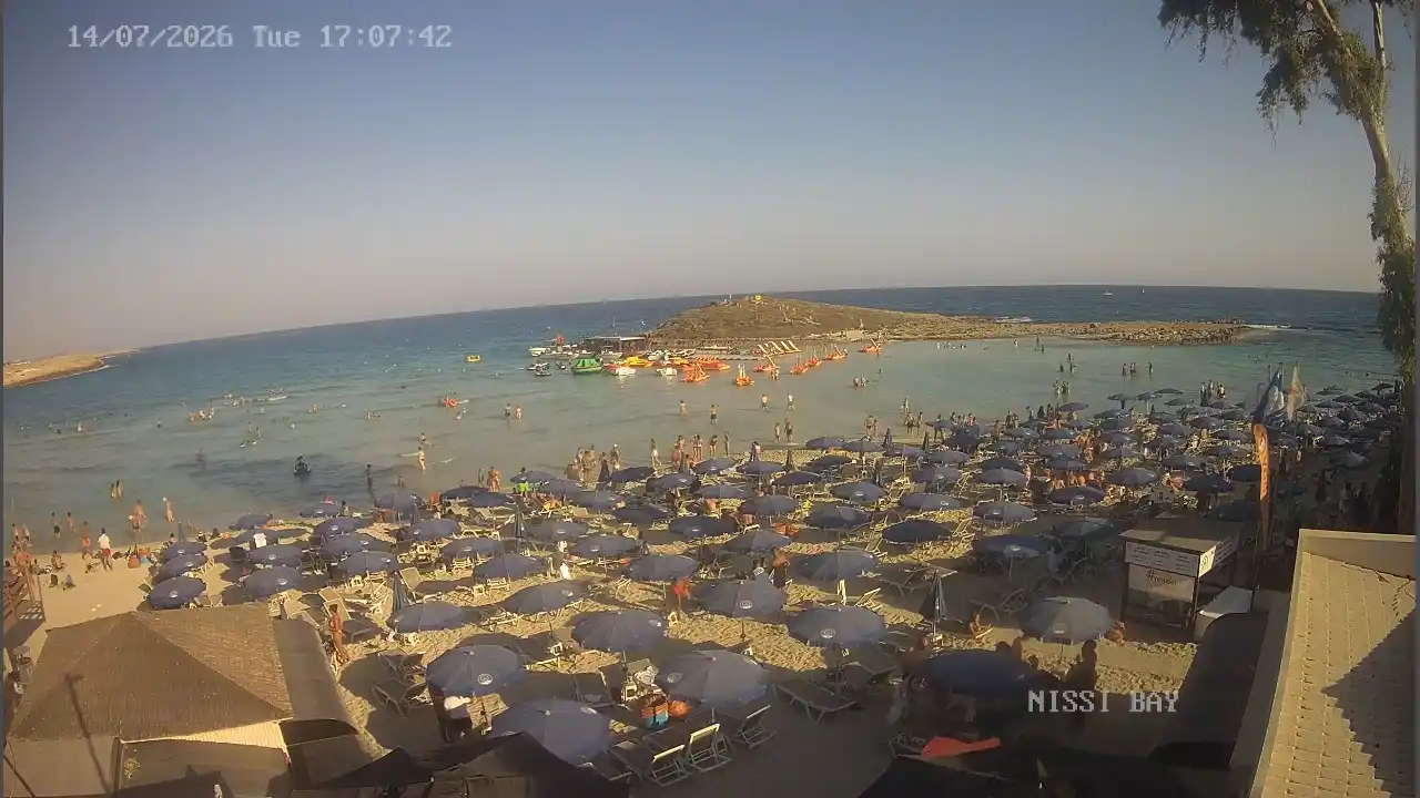 Webcam snapshot from :city — July 14, 2026 15:00
