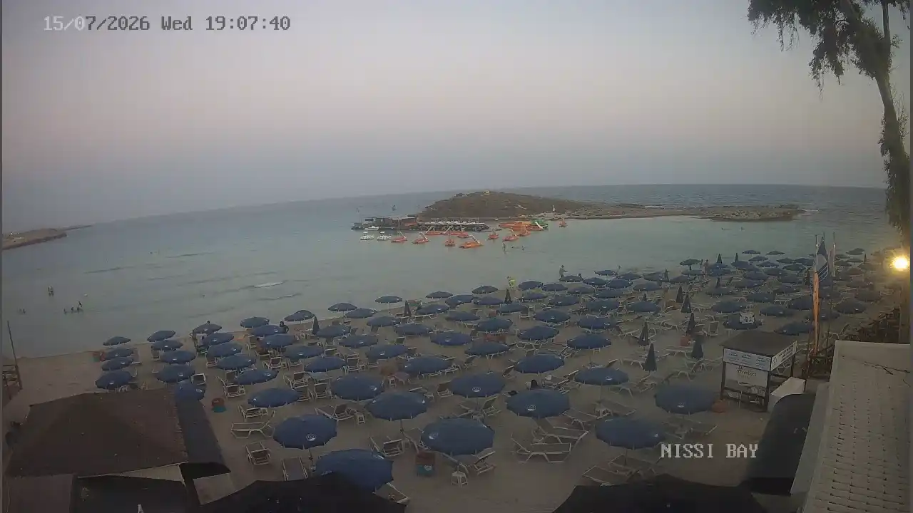 Webcam snapshot from :city — July 15, 2026 17:00