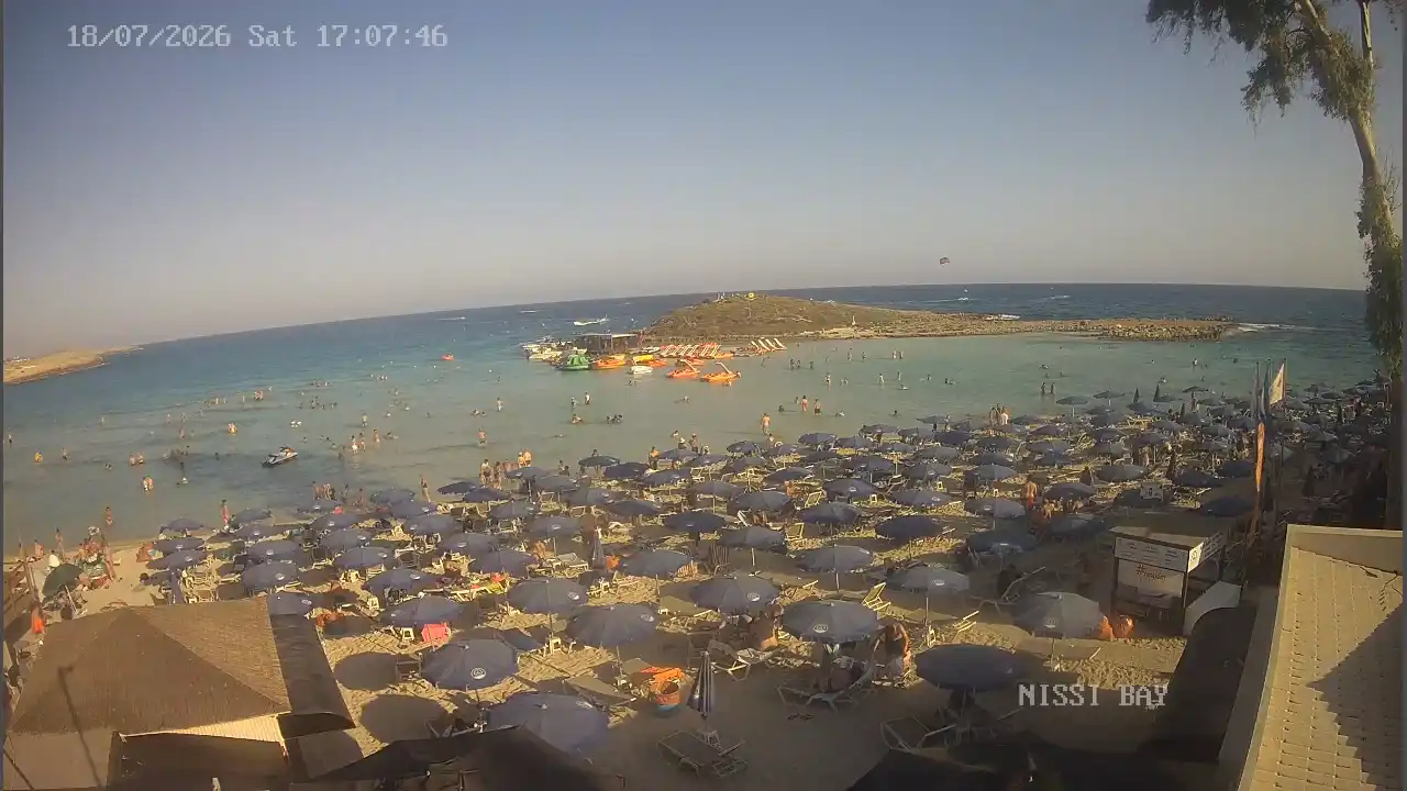 Webcam snapshot from :city — July 18, 2026 15:00