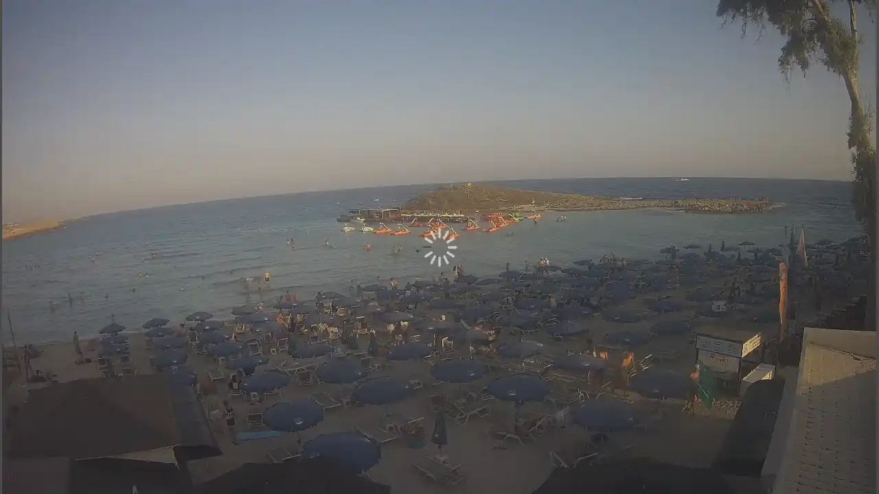 Webcam snapshot from :city — July 18, 2026 16:00