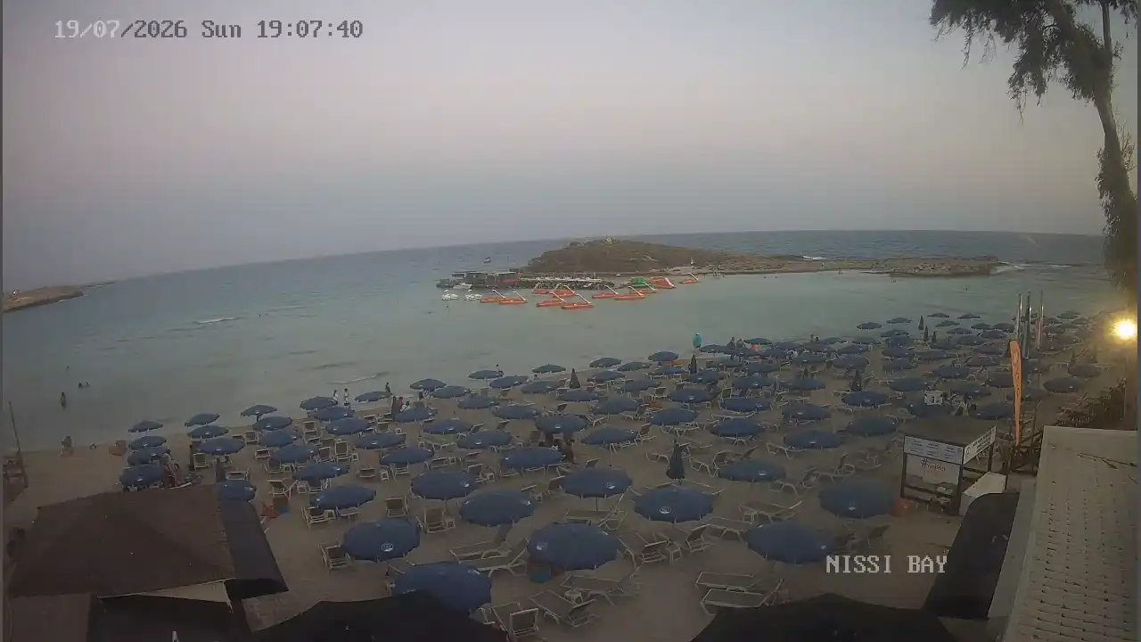 Webcam snapshot from :city — July 19, 2026 17:00