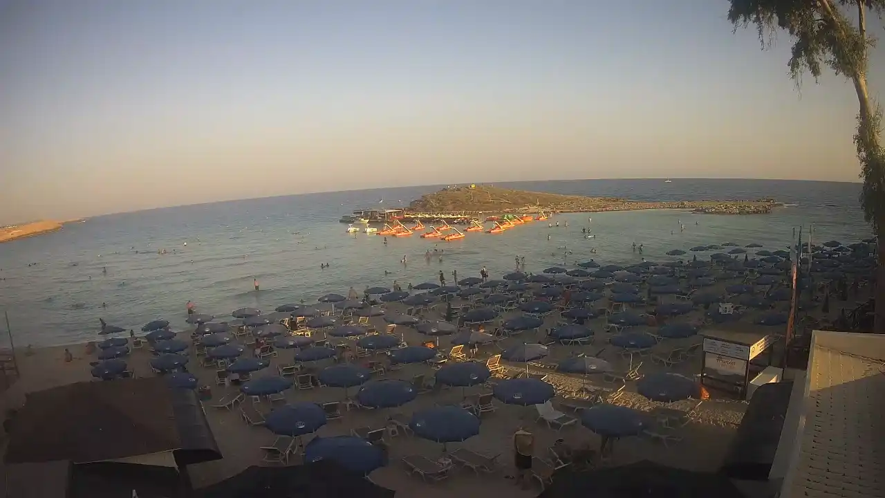 Webcam snapshot from :city — July 22, 2026 16:00