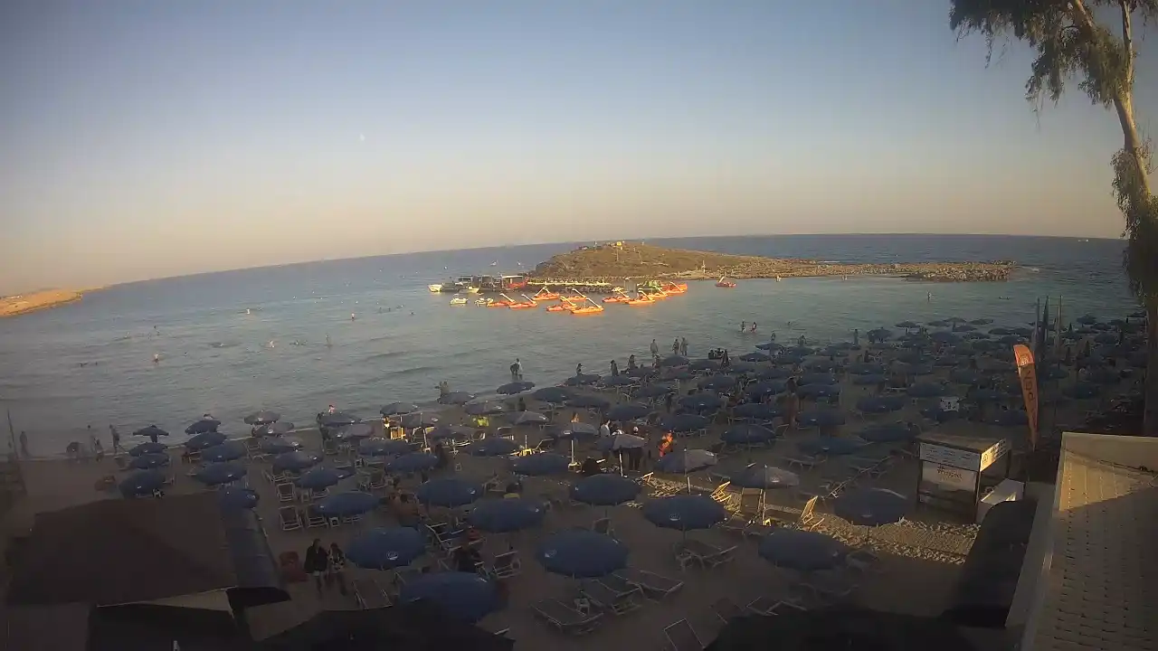 Webcam snapshot from :city — July 26, 2026 16:00