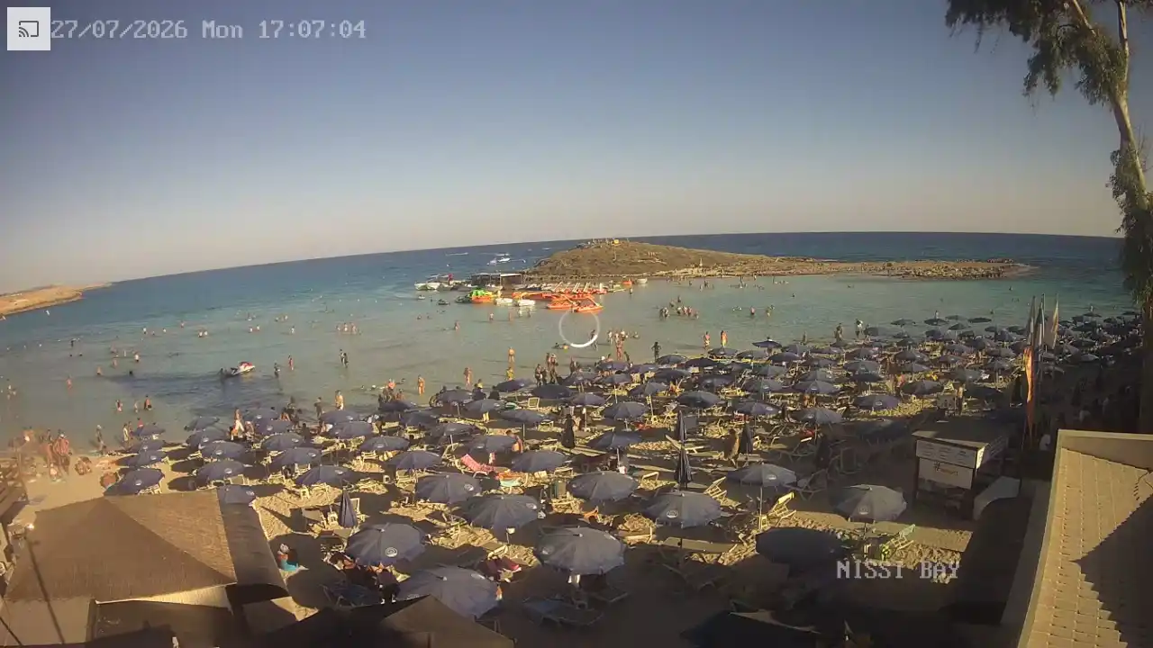 Webcam snapshot from :city — July 27, 2026 15:00