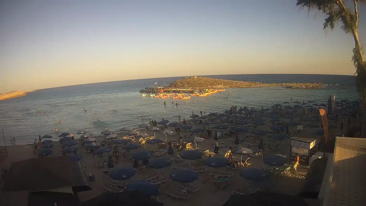 Webcam snapshot from :city — July 27, 2026 16:00