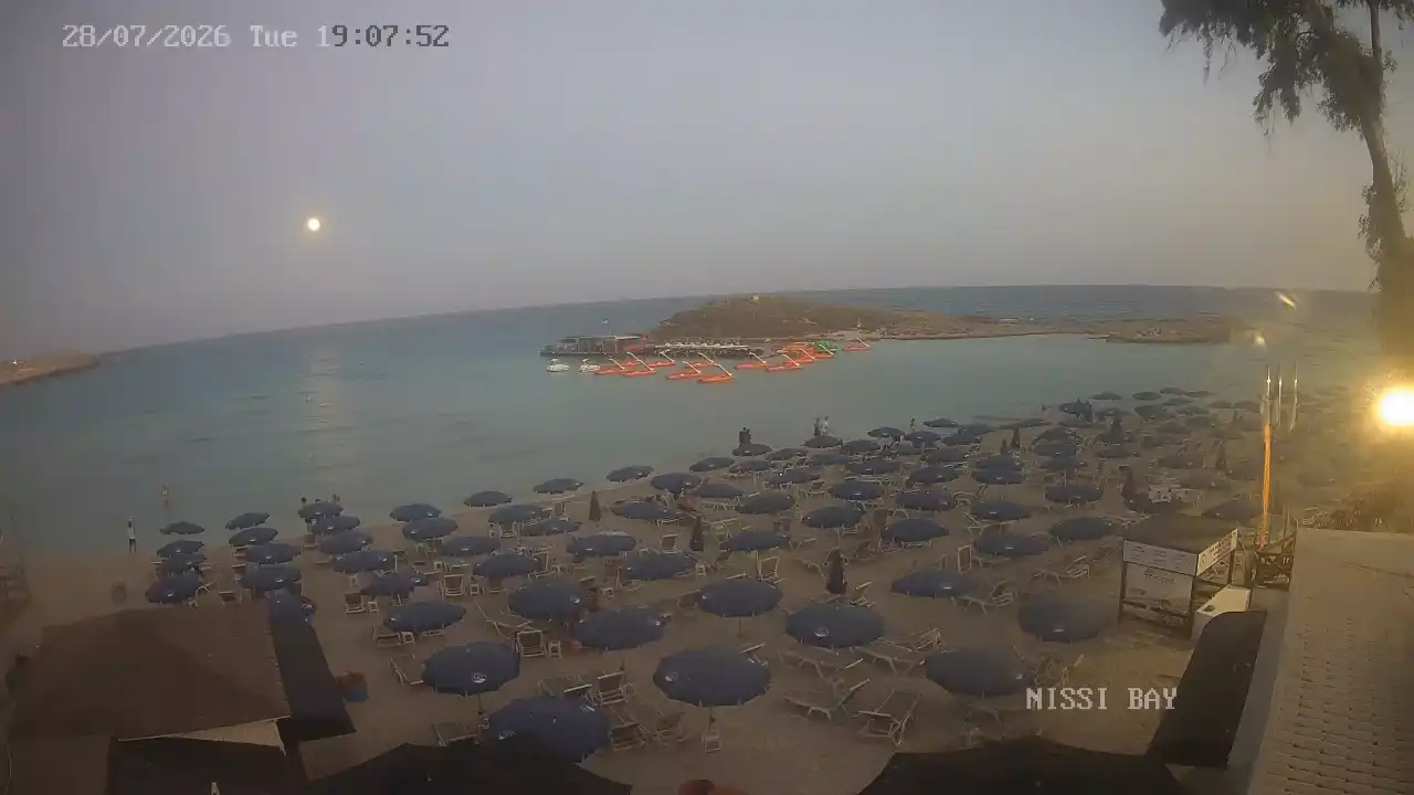 Webcam snapshot from :city — July 28, 2026 17:00