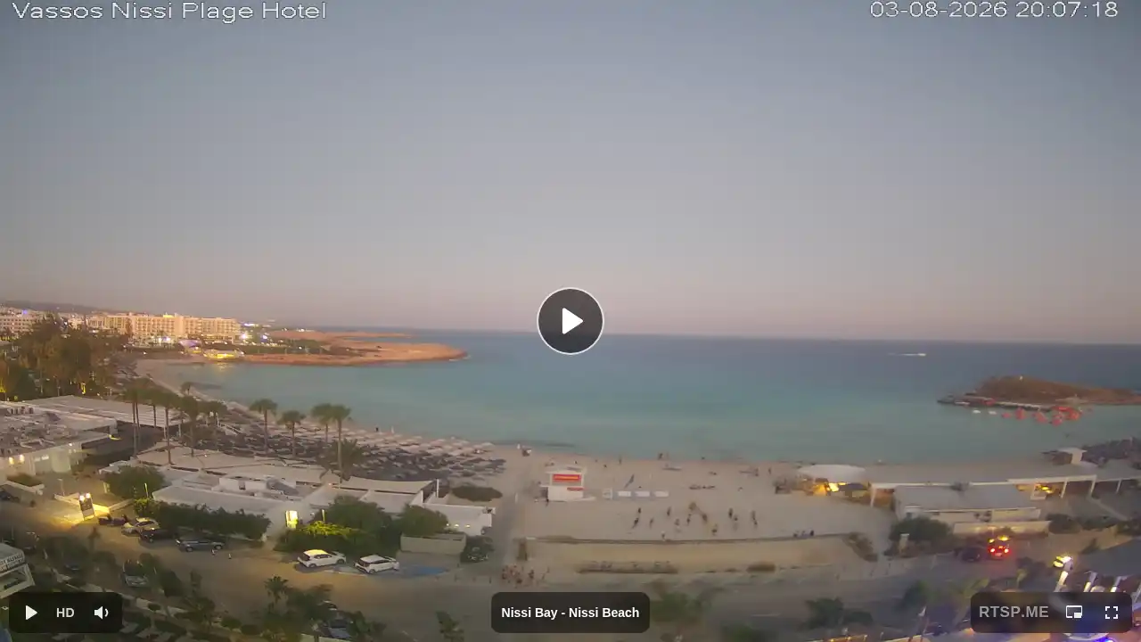 Webcam snapshot from :city — August 3, 2026 17:00