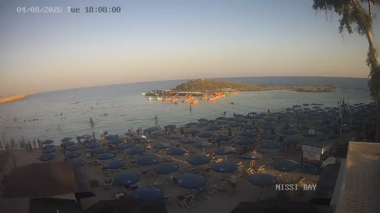Webcam snapshot from :city — August 4, 2026 16:00