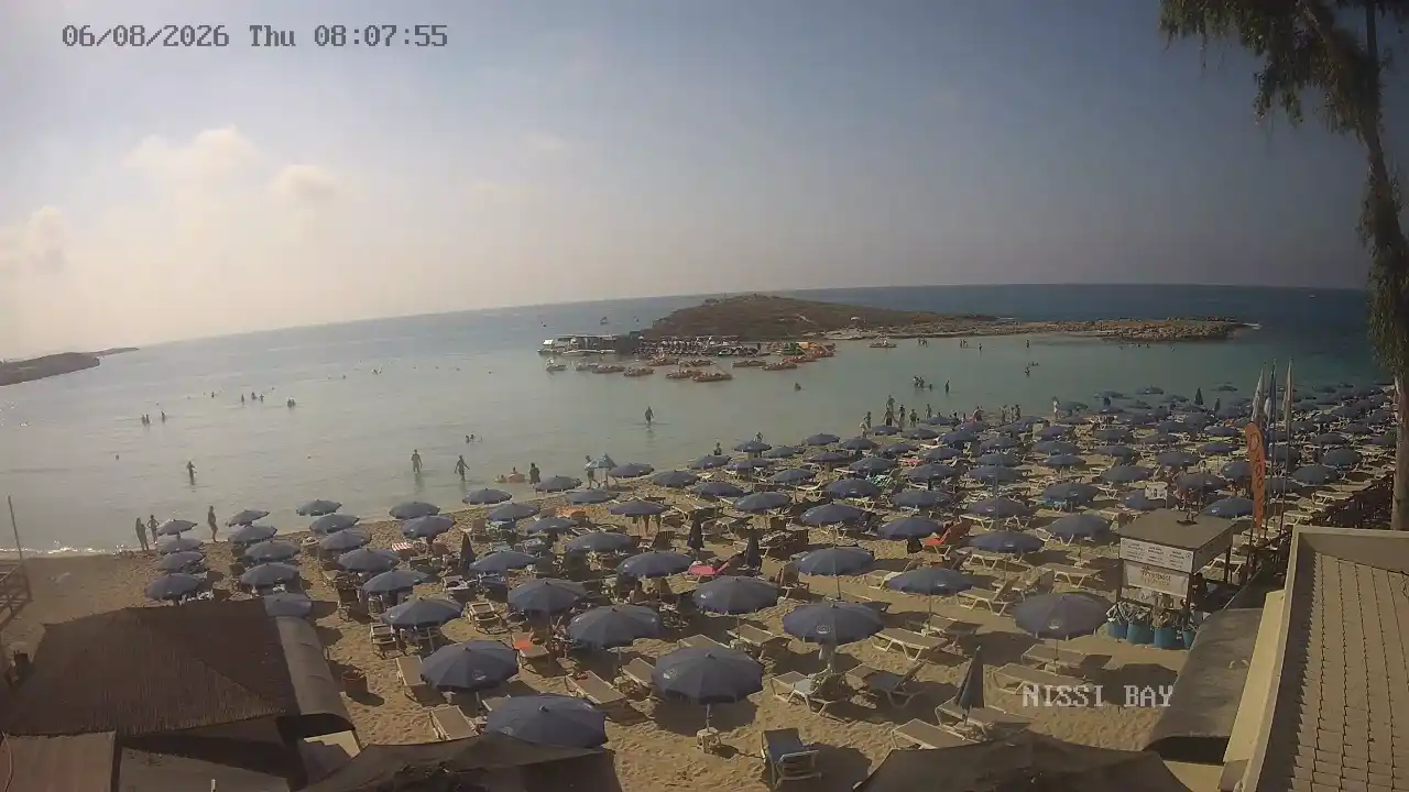 Webcam snapshot from :city — August 6, 2026 06:00