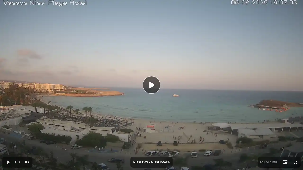 Webcam snapshot from :city — August 6, 2026 16:00