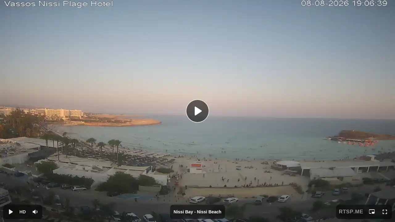 Webcam snapshot from :city — August 8, 2026 16:00