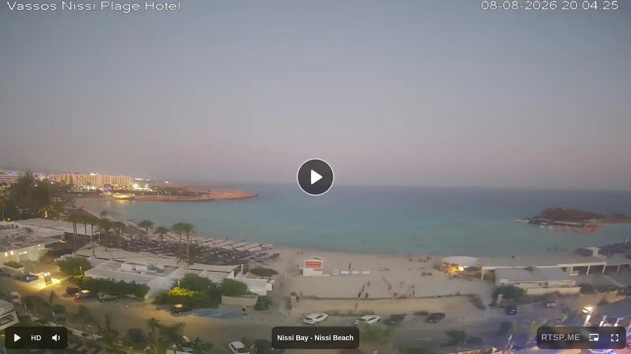 Webcam snapshot from :city — August 8, 2026 17:00