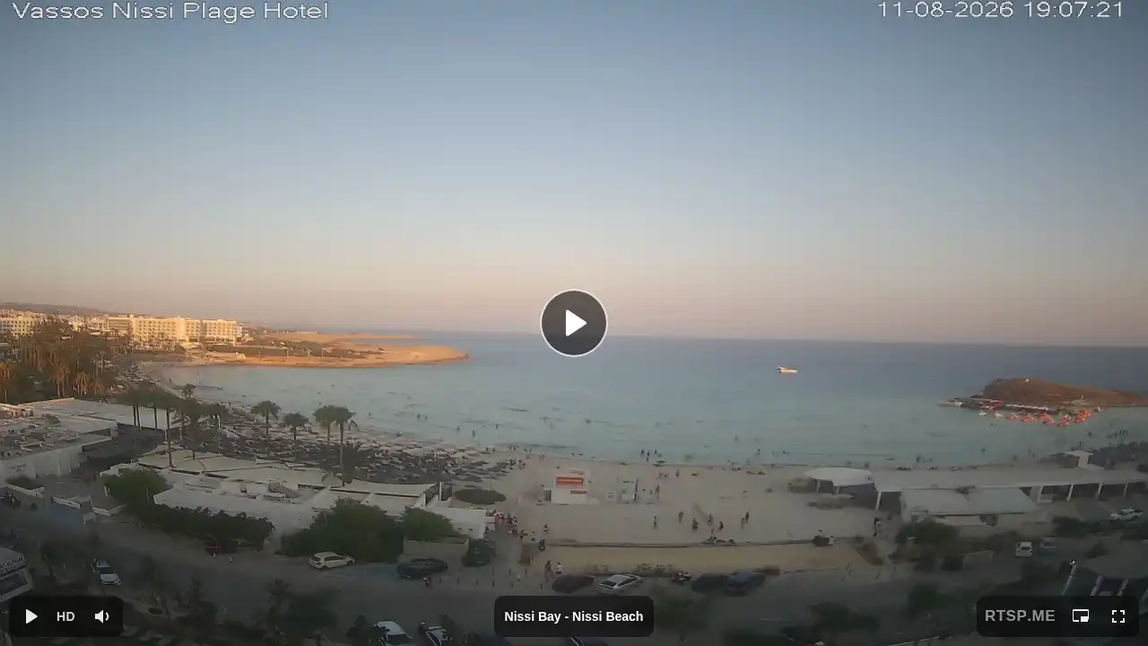 Webcam snapshot from :city — August 11, 2026 16:00
