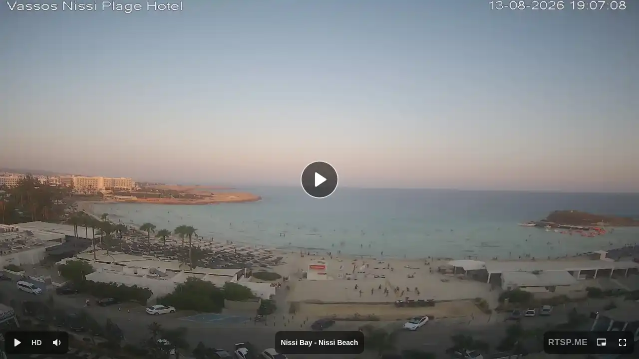 Webcam snapshot from :city — August 13, 2026 16:00
