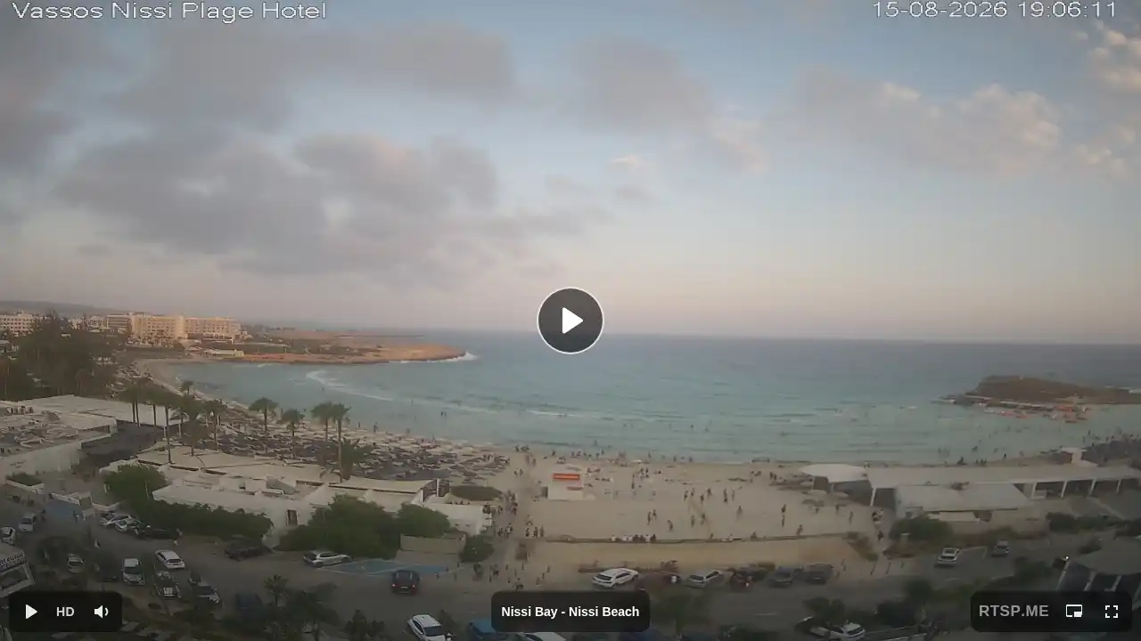 Webcam snapshot from :city — August 15, 2026 16:00