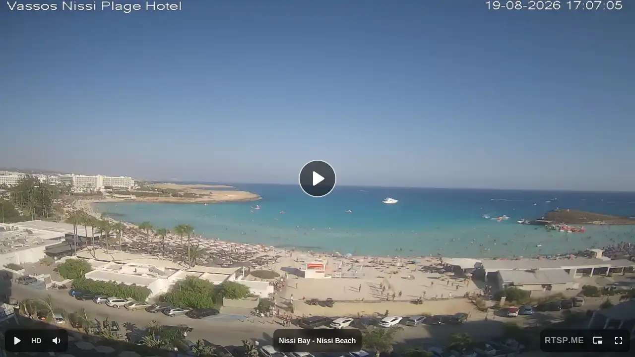 Webcam snapshot from :city — August 19, 2026 14:00