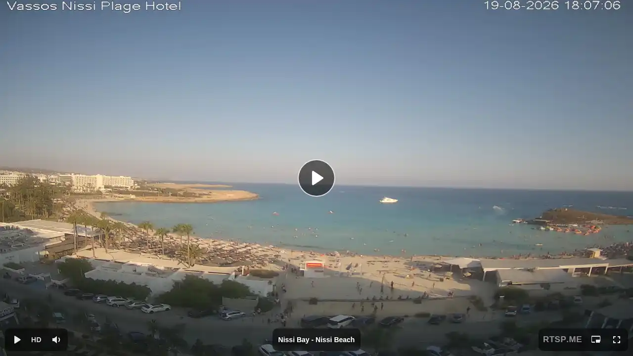 Webcam snapshot from :city — August 19, 2026 15:00