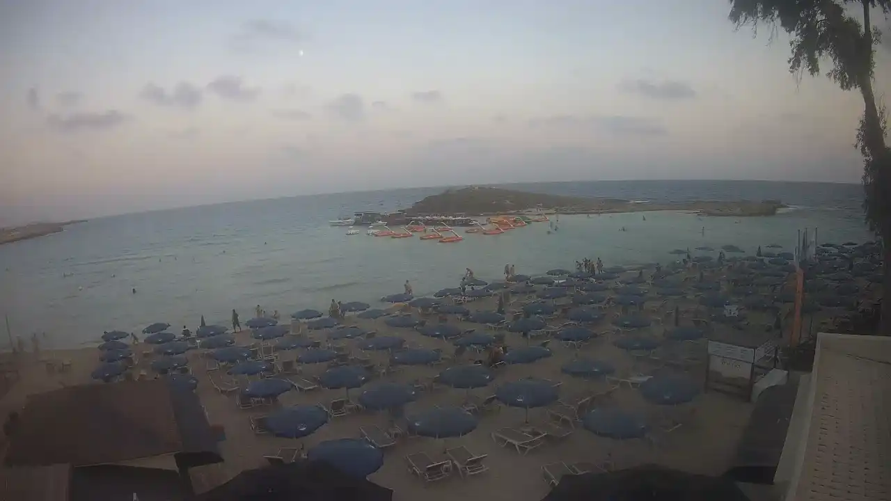 Webcam snapshot from :city — August 24, 2026 16:00
