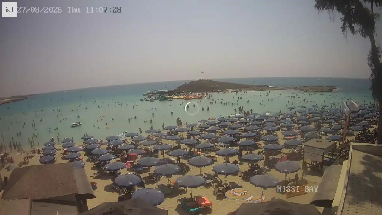 Webcam snapshot from :city — August 27, 2026 09:00