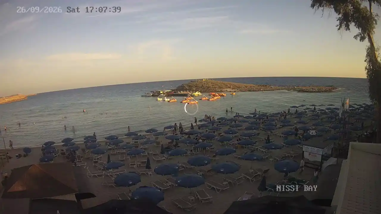 Webcam snapshot from :city — September 26, 2026 15:00