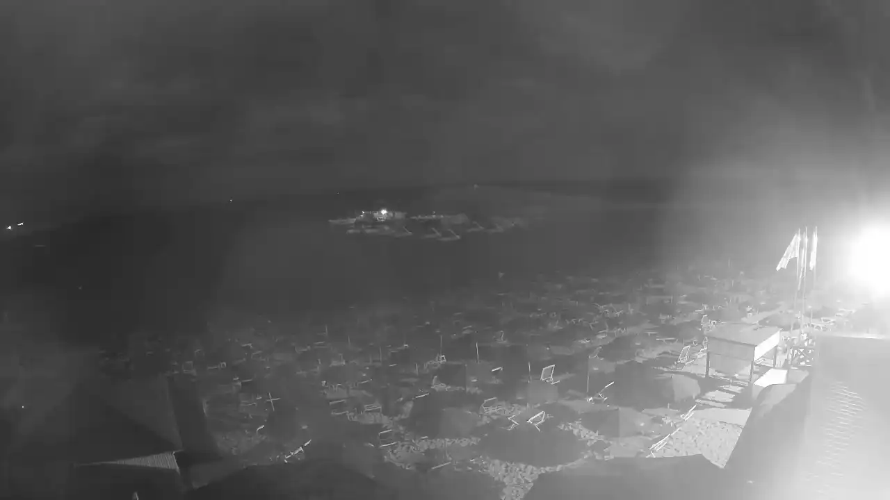 Webcam snapshot from :city — September 29, 2026 16:00