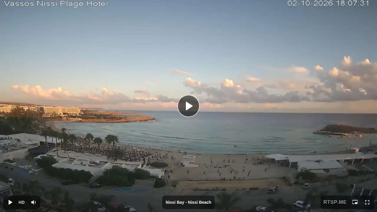Webcam snapshot from :city — October 2, 2026 15:00