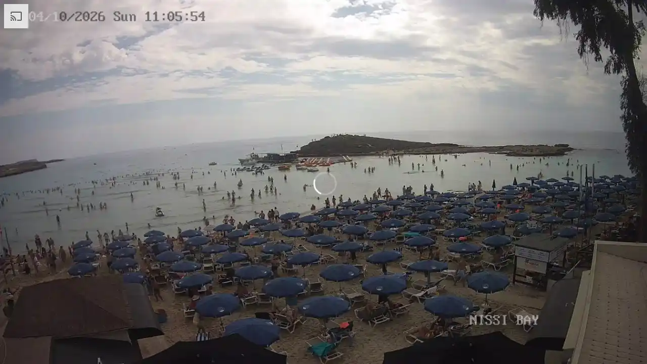 Webcam snapshot from :city — October 4, 2026 09:00