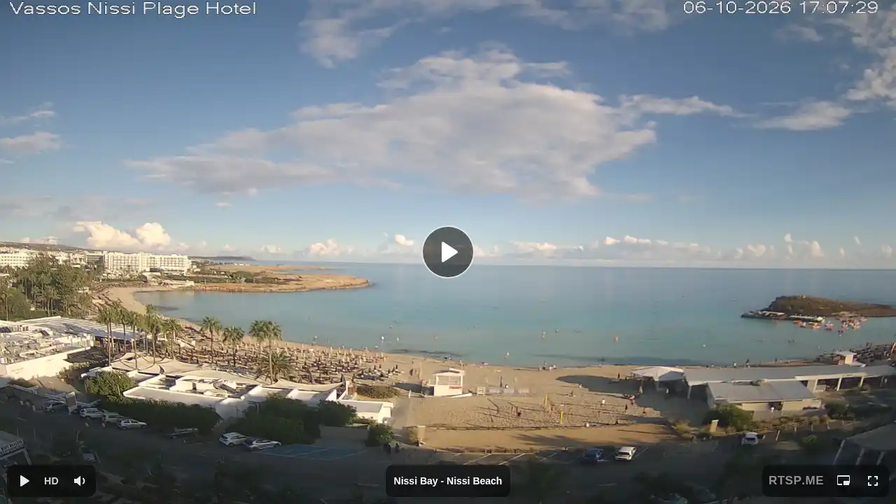 Webcam snapshot from :city — October 6, 2026 14:00