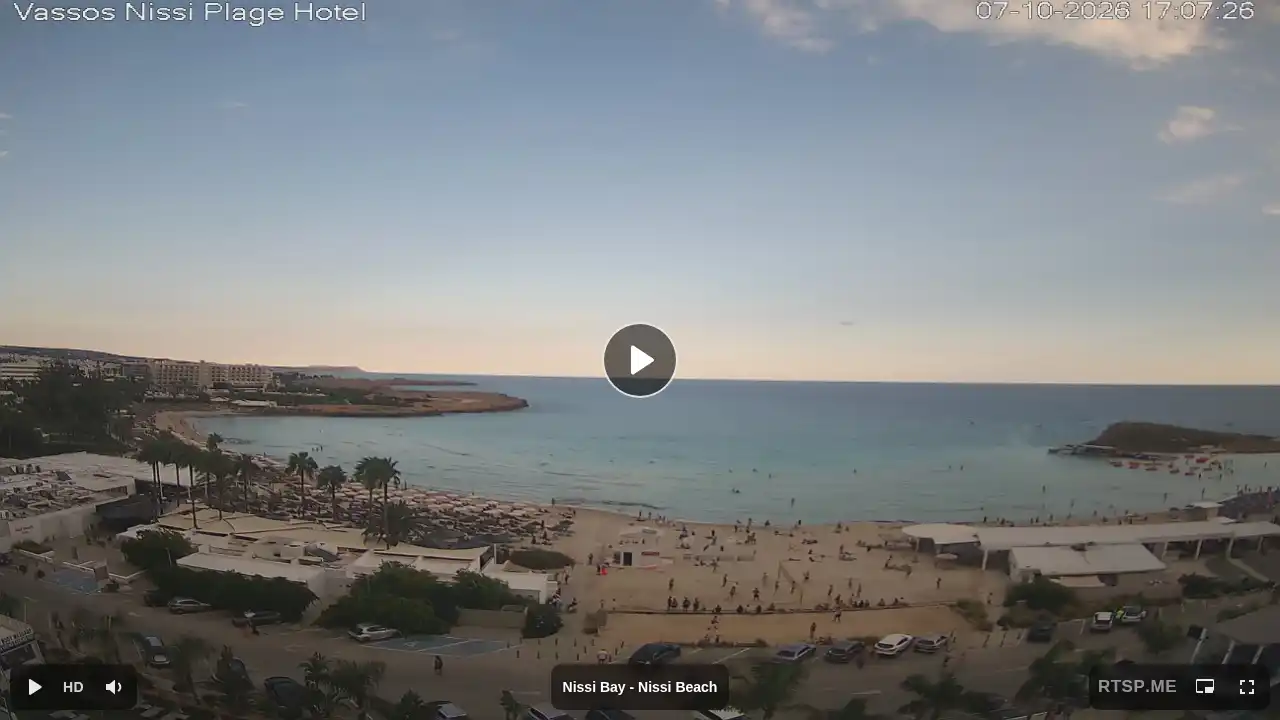 Webcam snapshot from :city — October 7, 2026 14:00