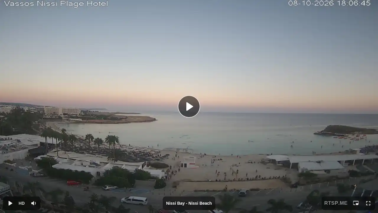 Webcam snapshot from :city — October 8, 2026 15:00