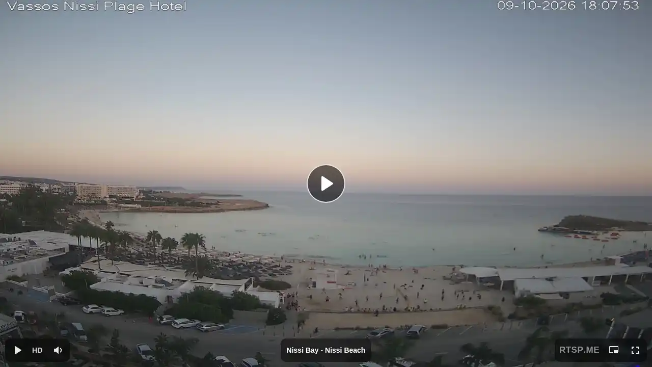Webcam snapshot from :city — October 9, 2026 15:00