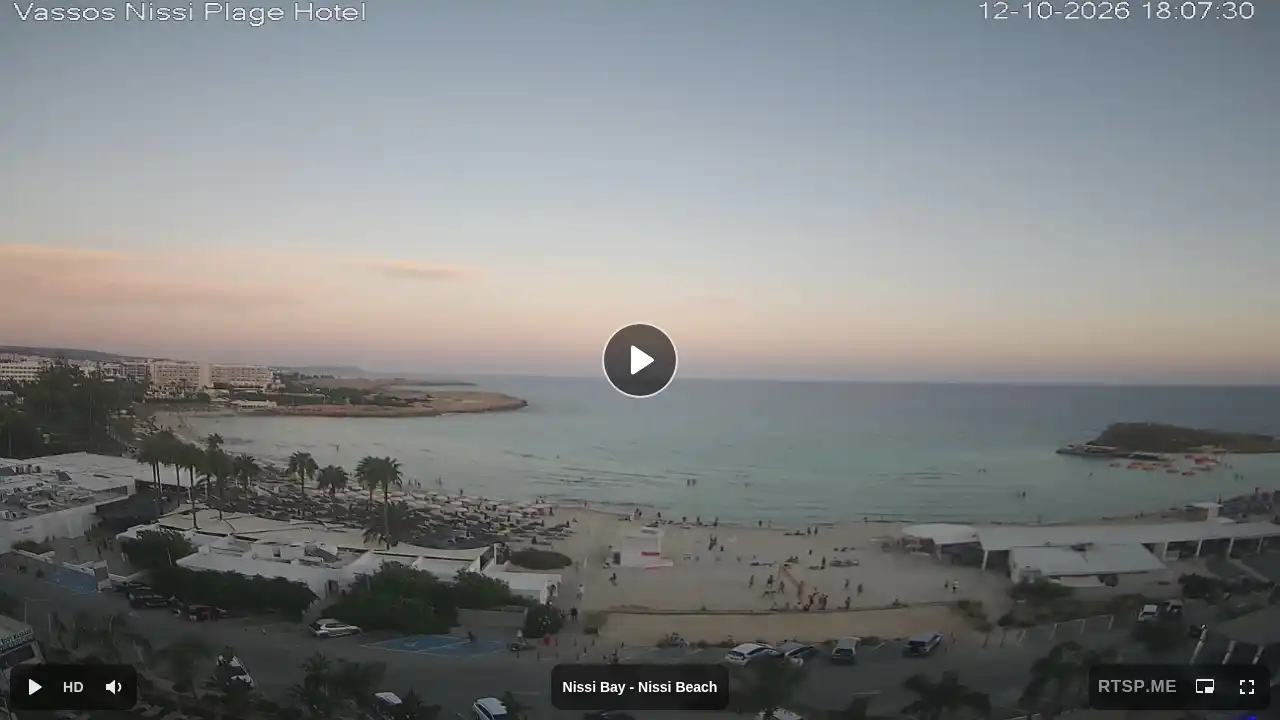 Webcam snapshot from :city — October 12, 2026 15:00