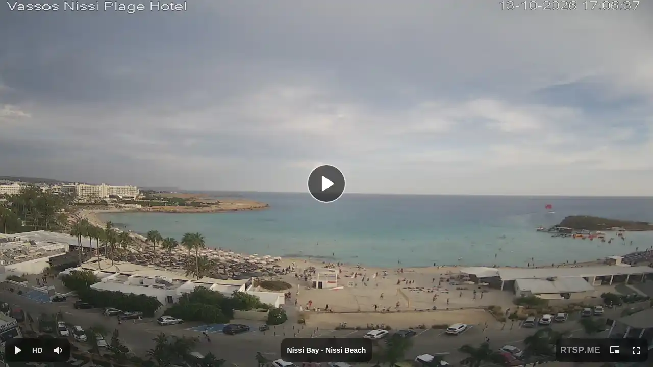 Webcam snapshot from :city — October 13, 2026 14:00